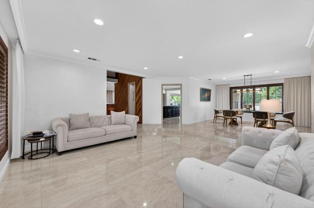 1320 W Alluvial Avenue, Fresno, CA 93711