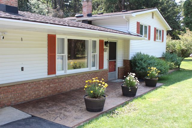 3444 E Pineview Drive, Dexter, MI 48130