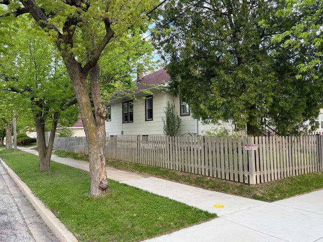 825 N Butrick Street, Waukegan, IL 60085