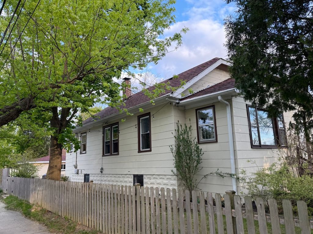 825 N Butrick Street, Waukegan, IL 60085