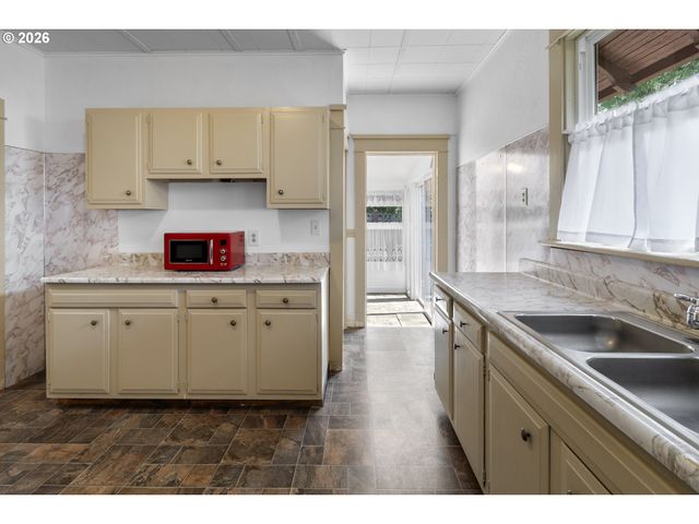 2534 Ne 44TH Ave, Portland, OR 97213