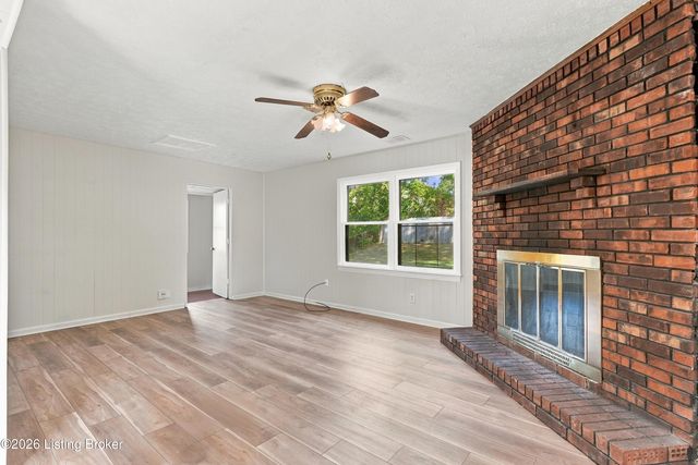 9719 Lake Elkhorn Dr, Louisville, KY 40291
