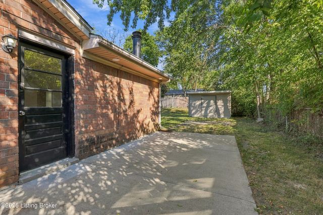 9719 Lake Elkhorn Dr, Louisville, KY 40291