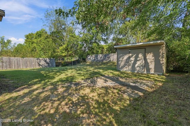 9719 Lake Elkhorn Dr, Louisville, KY 40291