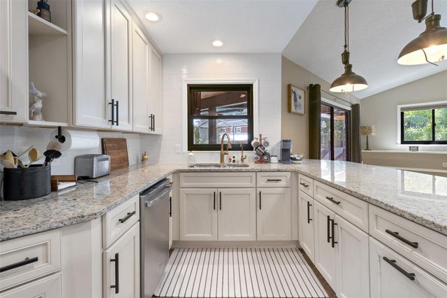 10911 VICTORIA ARBOR WAY, Temple Terrace, FL 33617