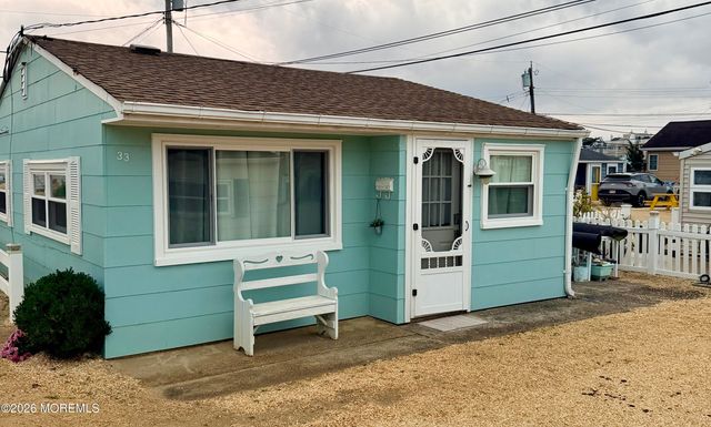 33 E Penguin Way, Lavallette, NJ 08735