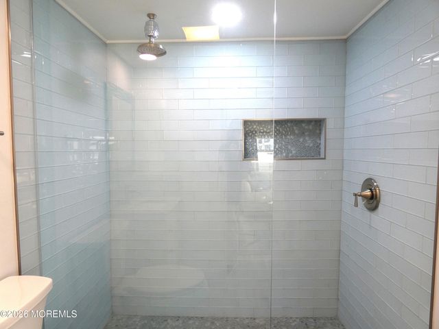 33 E Penguin Way, Lavallette, NJ 08735