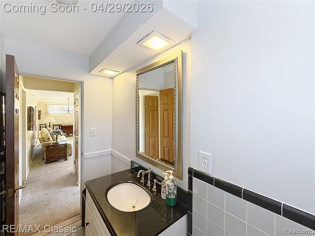 27740 Barkley Street, Livonia, MI 48154