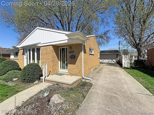 27740 Barkley Street, Livonia, MI 48154