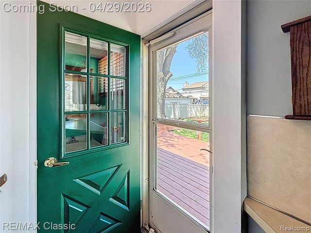 27740 Barkley Street, Livonia, MI 48154