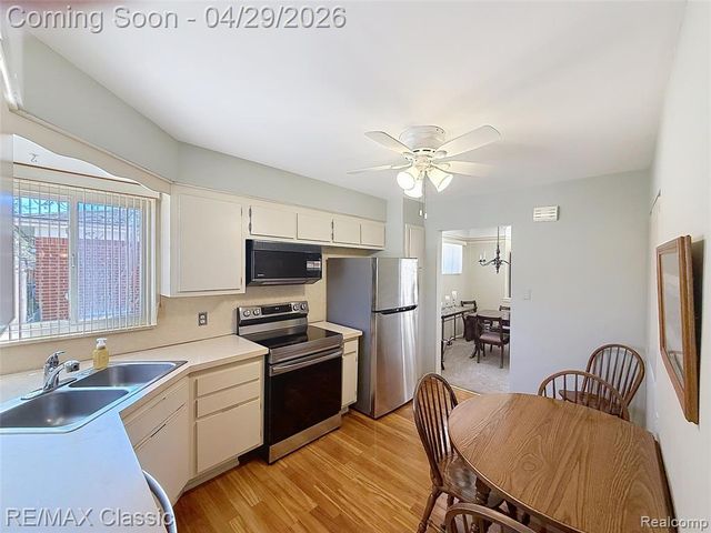 27740 Barkley Street, Livonia, MI 48154