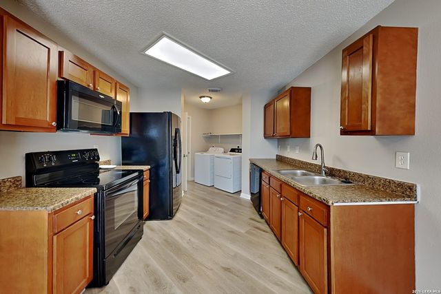 3658 Candleglenn, San Antonio, TX 78244
