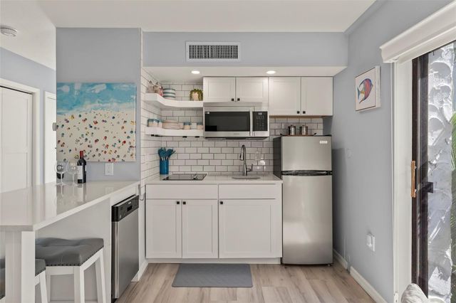 1555 TARPON CENTER DRIVE G 235, Venice, FL 34285