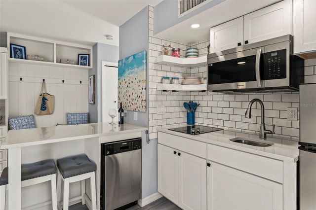 1555 TARPON CENTER DRIVE G 235, Venice, FL 34285