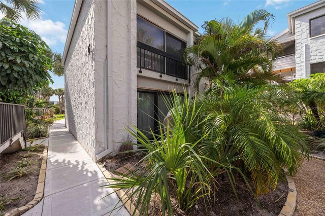 1555 TARPON CENTER DRIVE G 235, Venice, FL 34285