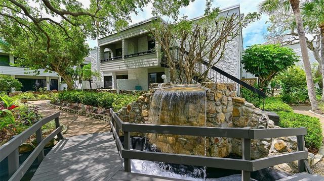 1555 TARPON CENTER DRIVE G 235, Venice, FL 34285