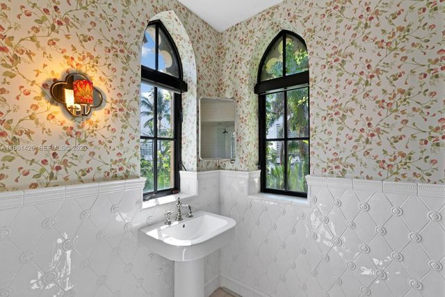 1840 S Bayshore Lane, Miami, FL 33133