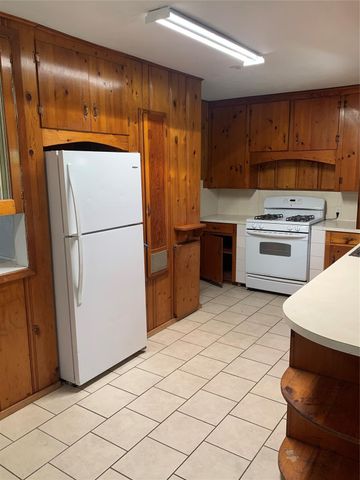 1015 Oak Drive, Huntsville, TX 77320