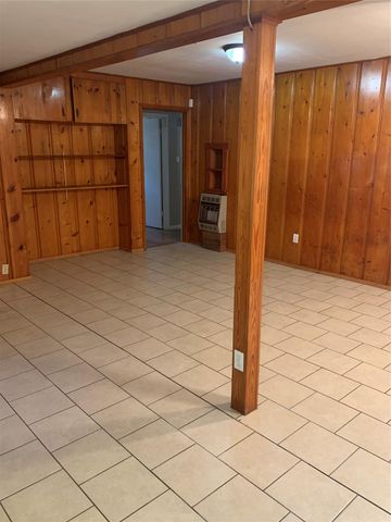 1015 Oak Drive, Huntsville, TX 77320