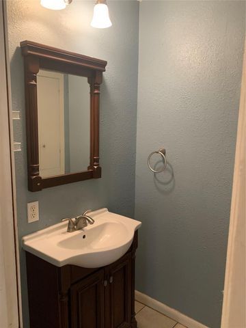 1015 Oak Drive, Huntsville, TX 77320
