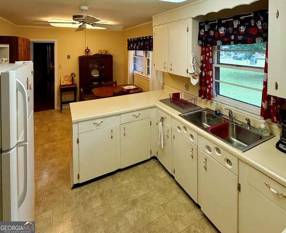 112 Briardale Avenue, Warner Robins, GA 31093