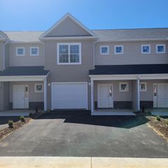 6140 Warren Newcomb DR, Fairlawn, VA 24141