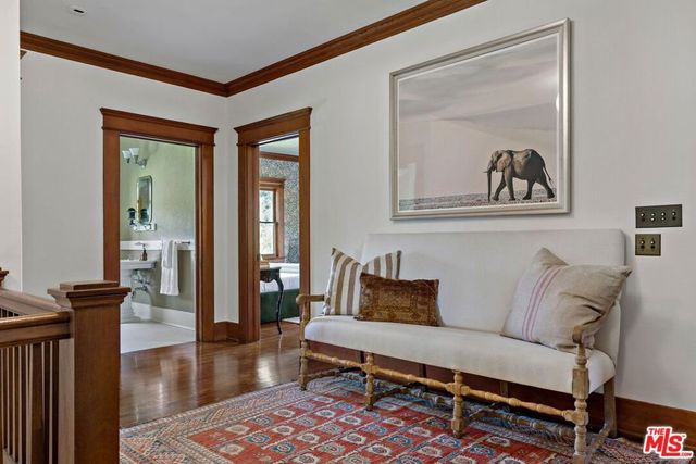 111 S Van Ness Avenue, Los Angeles, CA 90004