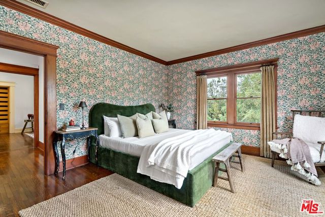 111 S Van Ness Avenue, Los Angeles, CA 90004