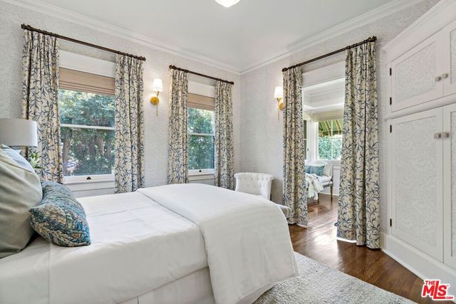 111 S Van Ness Avenue, Los Angeles, CA 90004