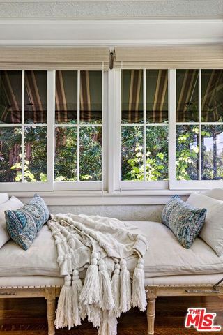 111 S Van Ness Avenue, Los Angeles, CA 90004