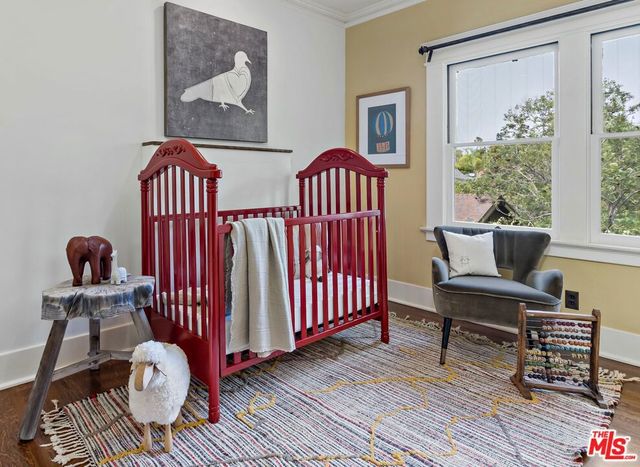 111 S Van Ness Avenue, Los Angeles, CA 90004