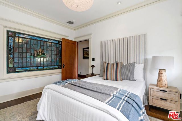 111 S Van Ness Avenue, Los Angeles, CA 90004