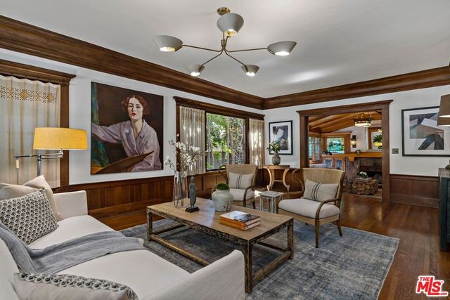 111 S Van Ness Avenue, Los Angeles, CA 90004