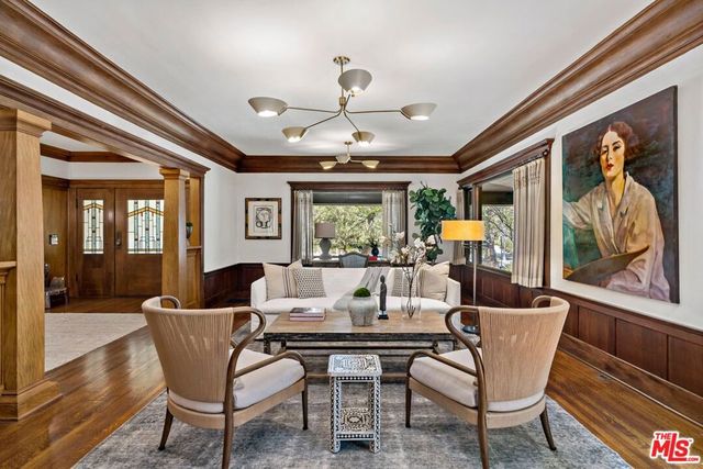 111 S Van Ness Avenue, Los Angeles, CA 90004