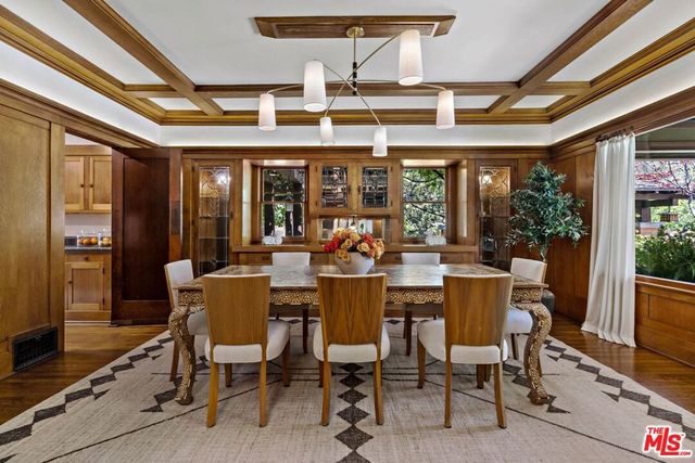 111 S Van Ness Avenue, Los Angeles, CA 90004