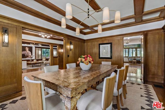 111 S Van Ness Avenue, Los Angeles, CA 90004