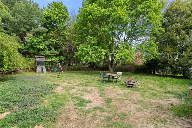 3 Bunker Ln, Natick, MA 01760