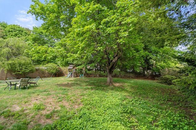 3 Bunker Ln, Natick, MA 01760