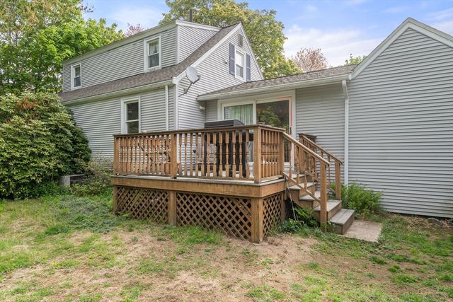 3 Bunker Ln, Natick, MA 01760