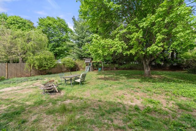 3 Bunker Ln, Natick, MA 01760