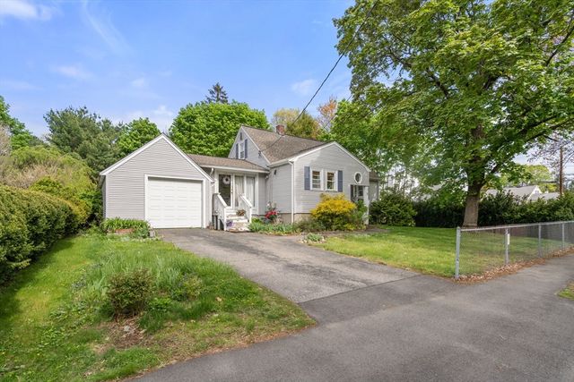 3 Bunker Ln, Natick, MA 01760