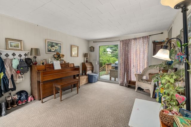 3 Bunker Ln, Natick, MA 01760