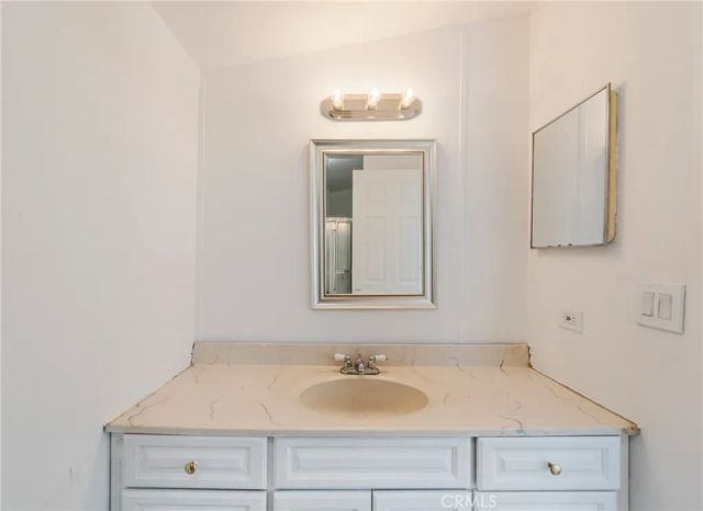 12062 W Edinger Spc 19, Santa Ana, CA 92704