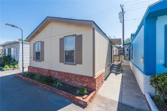 12062 W Edinger Spc 19, Santa Ana, CA 92704