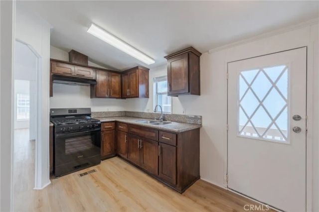 12062 W Edinger Spc 19, Santa Ana, CA 92704