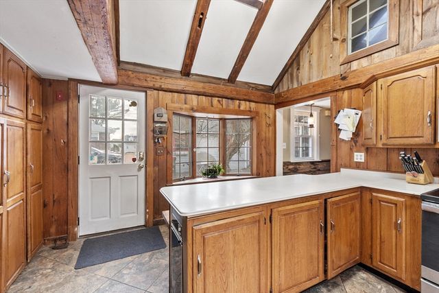 114 Chestnut St, Lunenburg, MA 01462