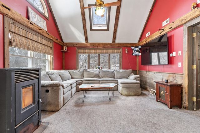 114 Chestnut St, Lunenburg, MA 01462