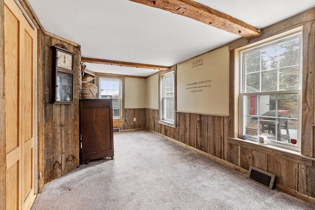 114 Chestnut St, Lunenburg, MA 01462