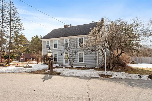 114 Chestnut St, Lunenburg, MA 01462