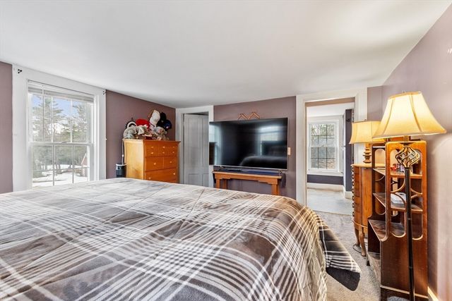 114 Chestnut St, Lunenburg, MA 01462